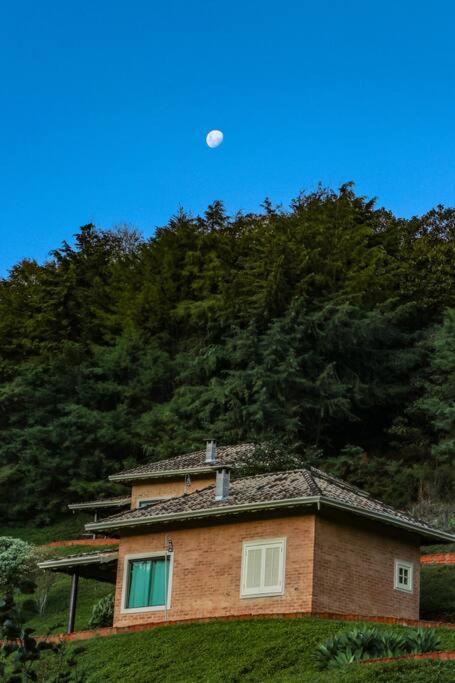 Recanto Dos Beija Flores, Chale Lantana C Monte Alegre do Sul Dış mekan fotoğraf